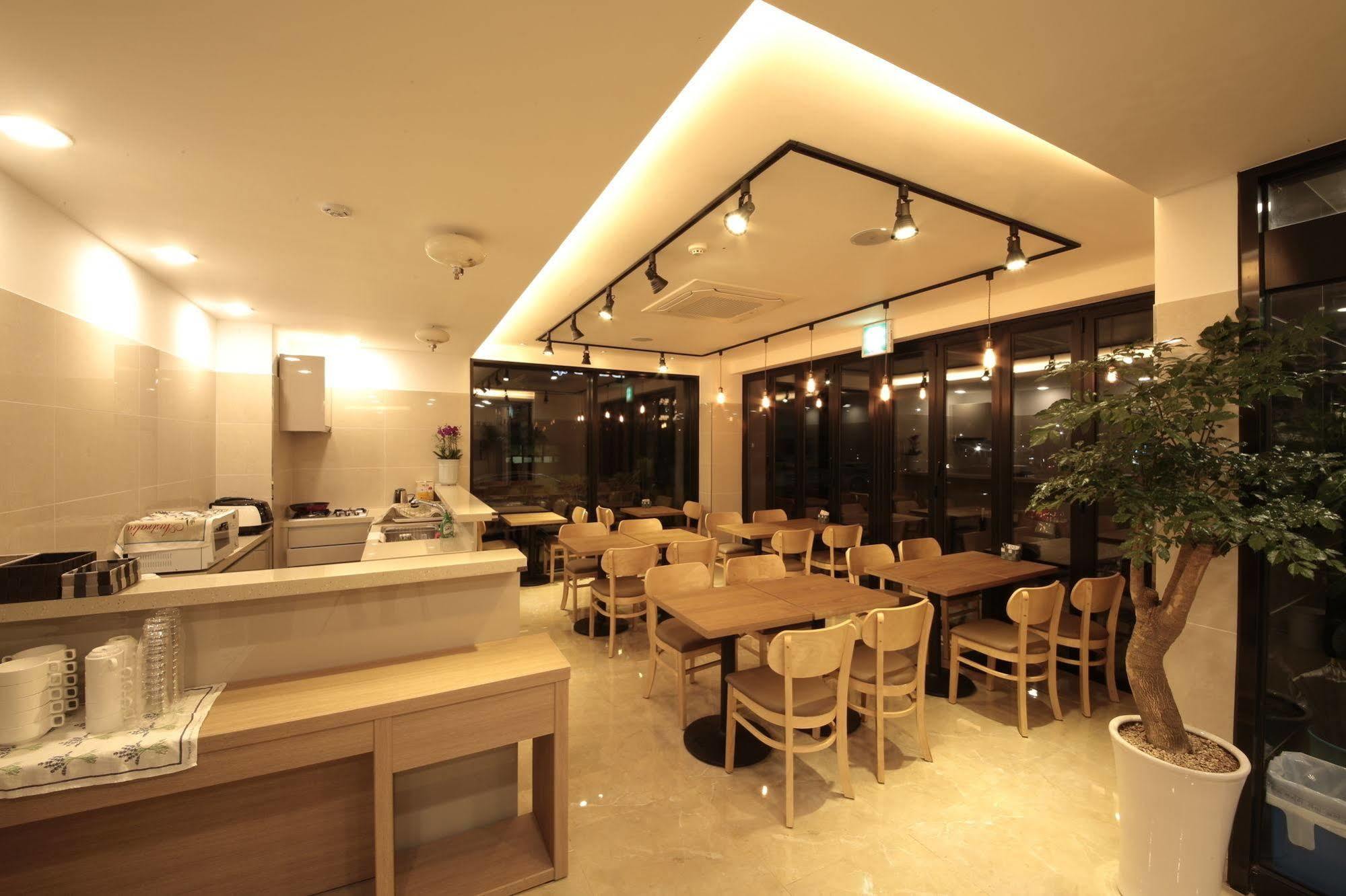 Harbor Hotel Jeju Exteriör bild